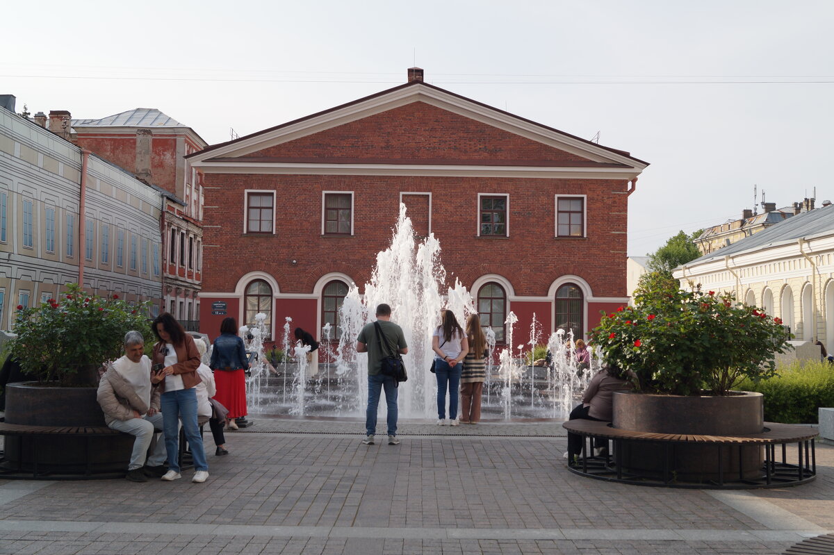 Фонтан "Петр Первый" во дворе СПбГУ к 300-летию вуза - Anna-Sabina Anna-Sabina