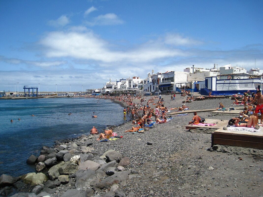 Пляж в городе Агаэте на острове острове Гран-Канария. - unix (Илья Утропов)