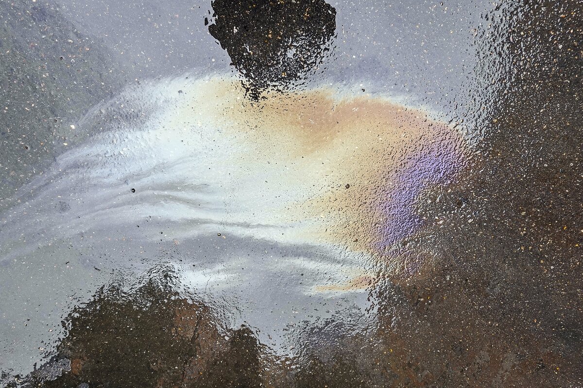 Радуга на асфальте - Валерий Иванович