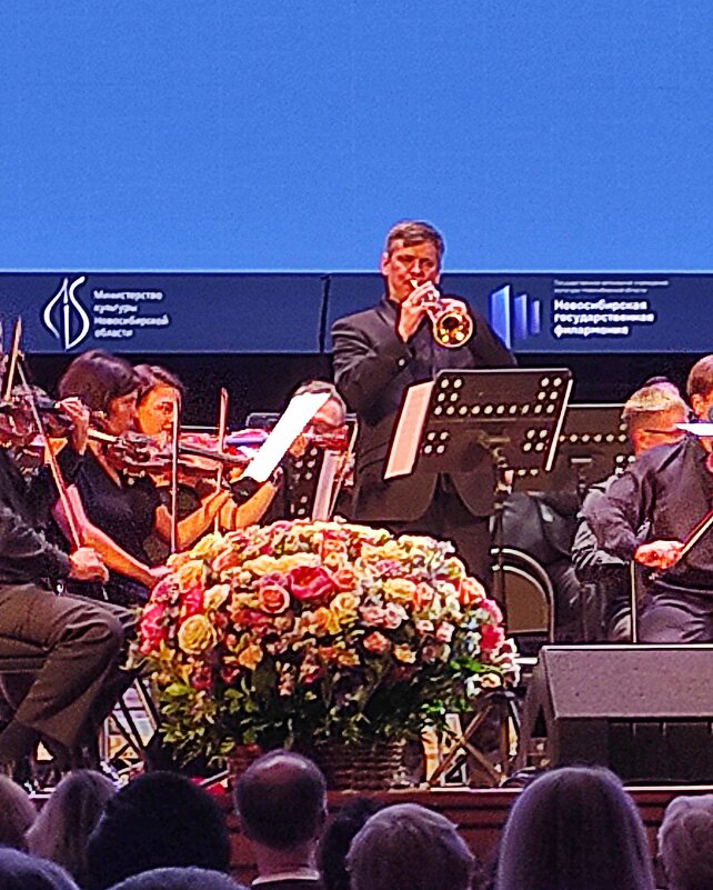 К к/ф "Свой среди чужих, чужой среди своих" - Татьяна Лютаева К к/ф "Свой среди чужих, чужой среди своих" - Татьяна Лютаева