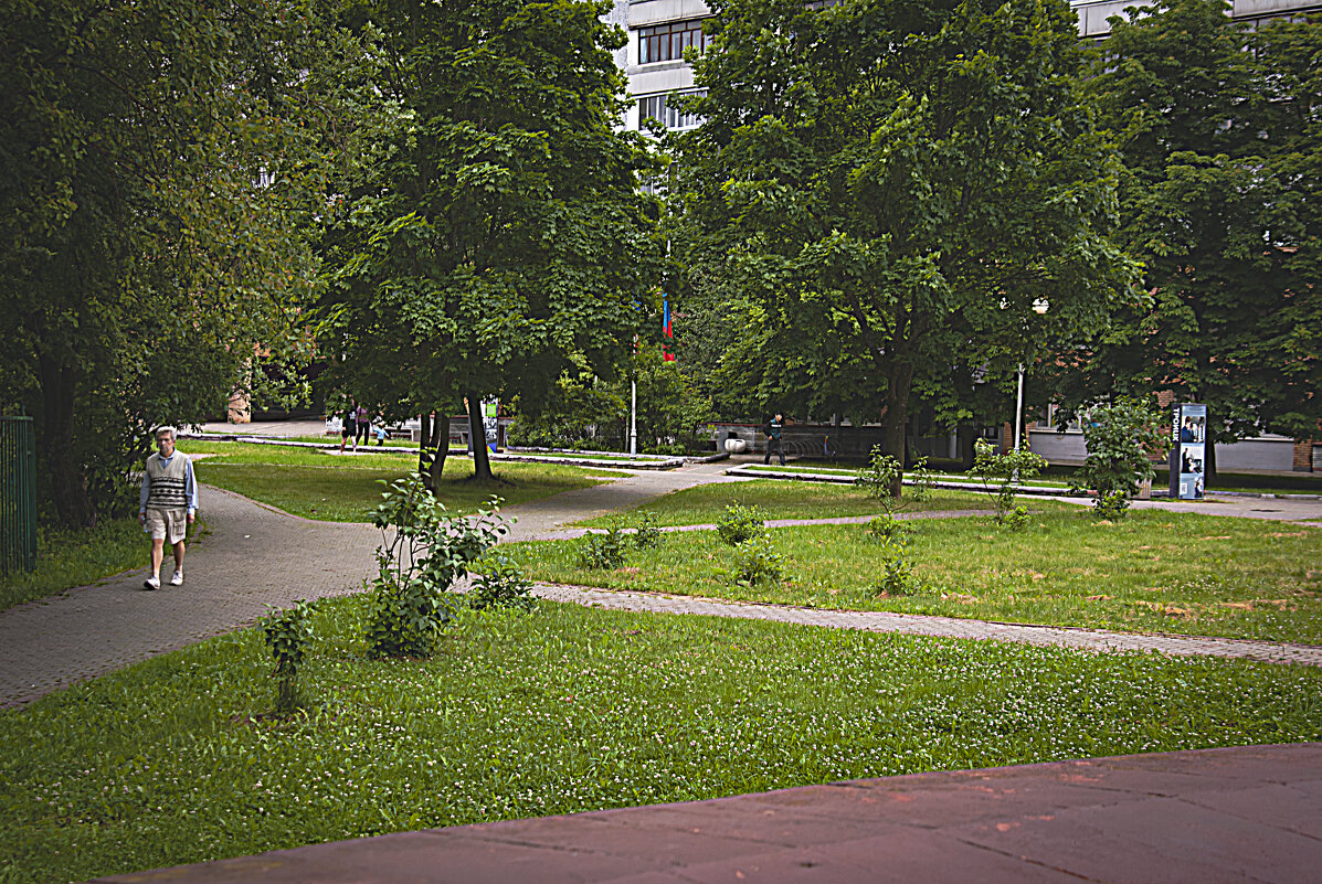 Бульвар - Владимир Кроливец