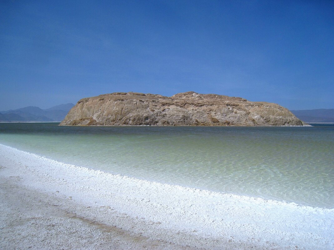 На озере Ассаль, Джибути. - unix (Илья Утропов) На озере Ассаль, Джибути. - unix (Илья Утропов)