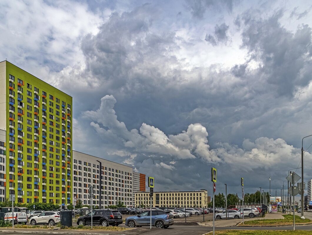 Тучи над городом - Валерий Иванович