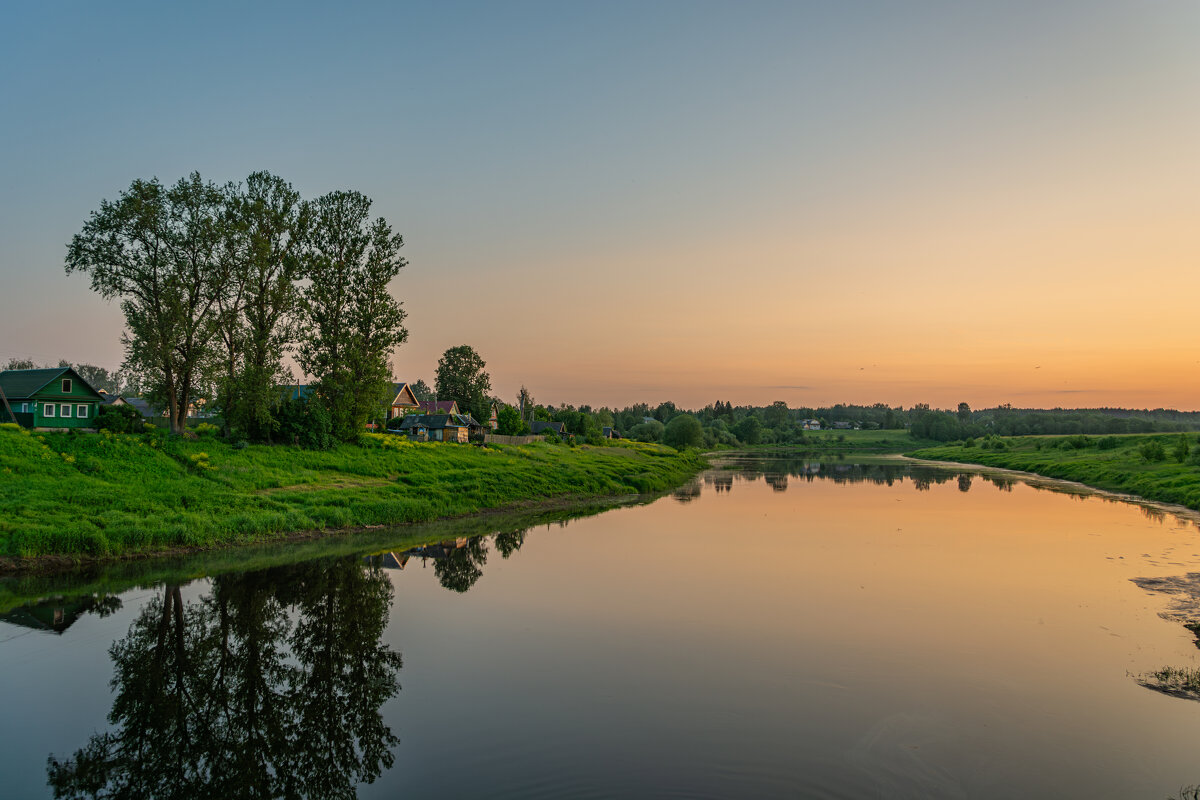 Деревенька стоит над рекою - Александр Филатов Деревенька стоит над рекою - Александр Филатов