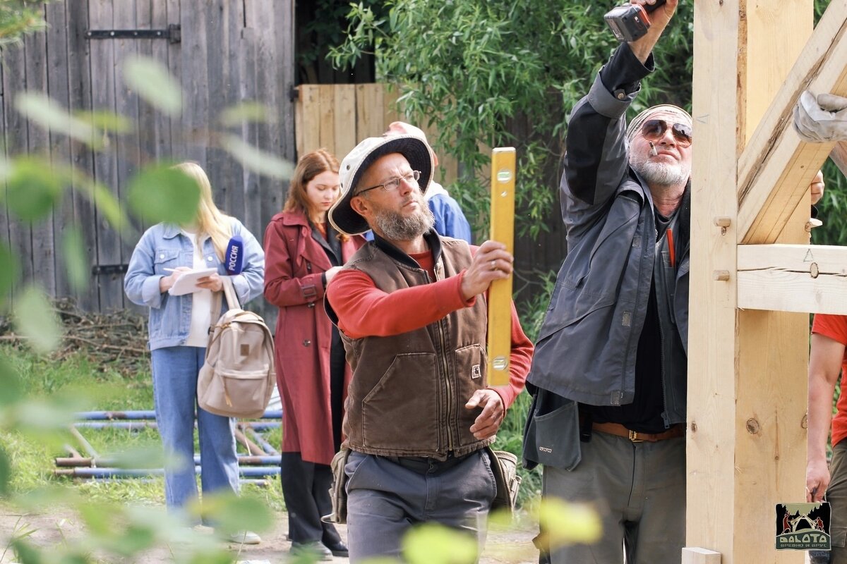 *** - Lelik Fotochronik