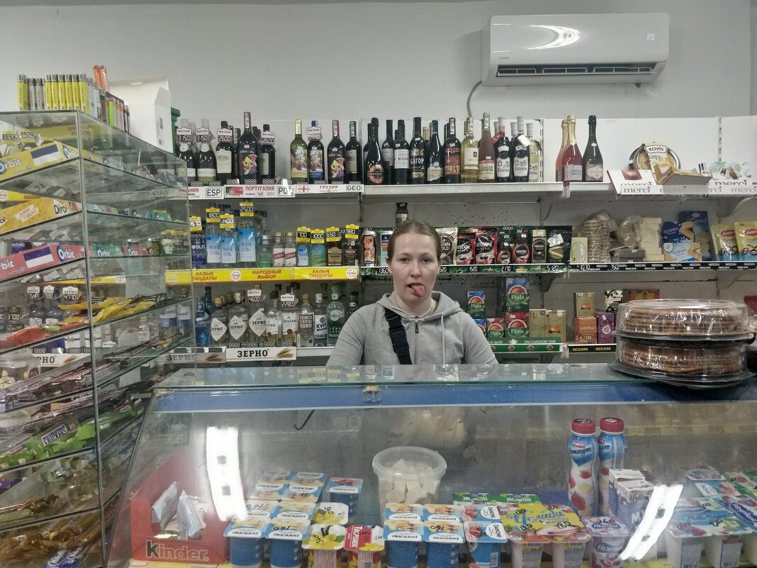 В магазине - Андрей Хлопонин