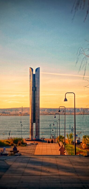 Монумент "Дружба народов" в столице Удмуртской Республики - Леонид Абросимов