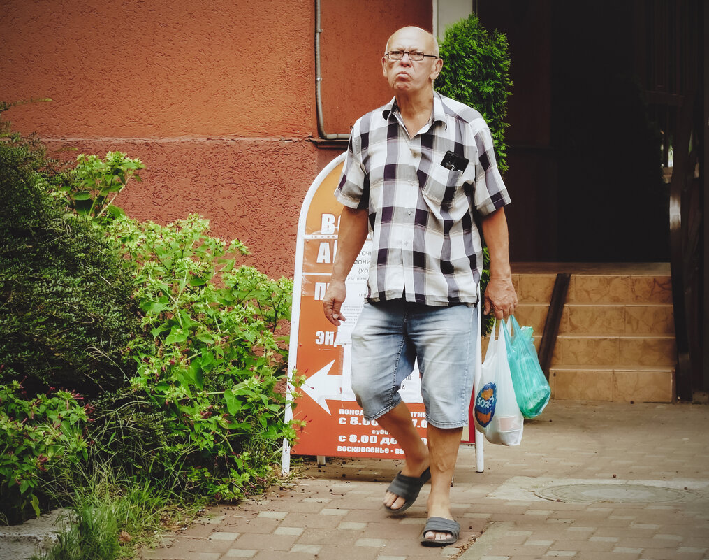 Нет радости от покупок - Сергей Царёв