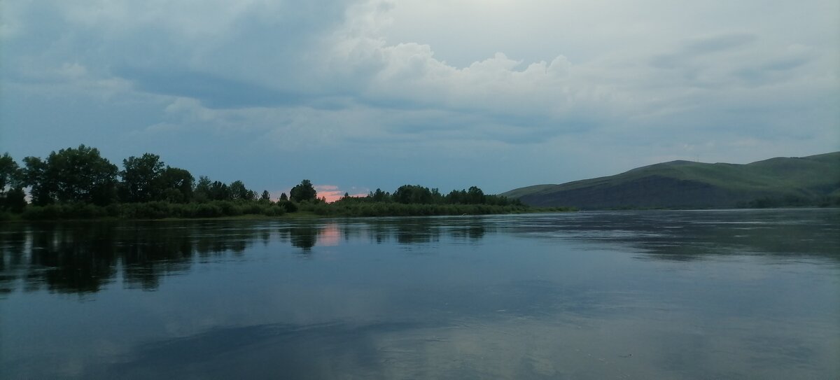Шли на грозу - Любовь Иванова Шли на грозу - Любовь Иванова