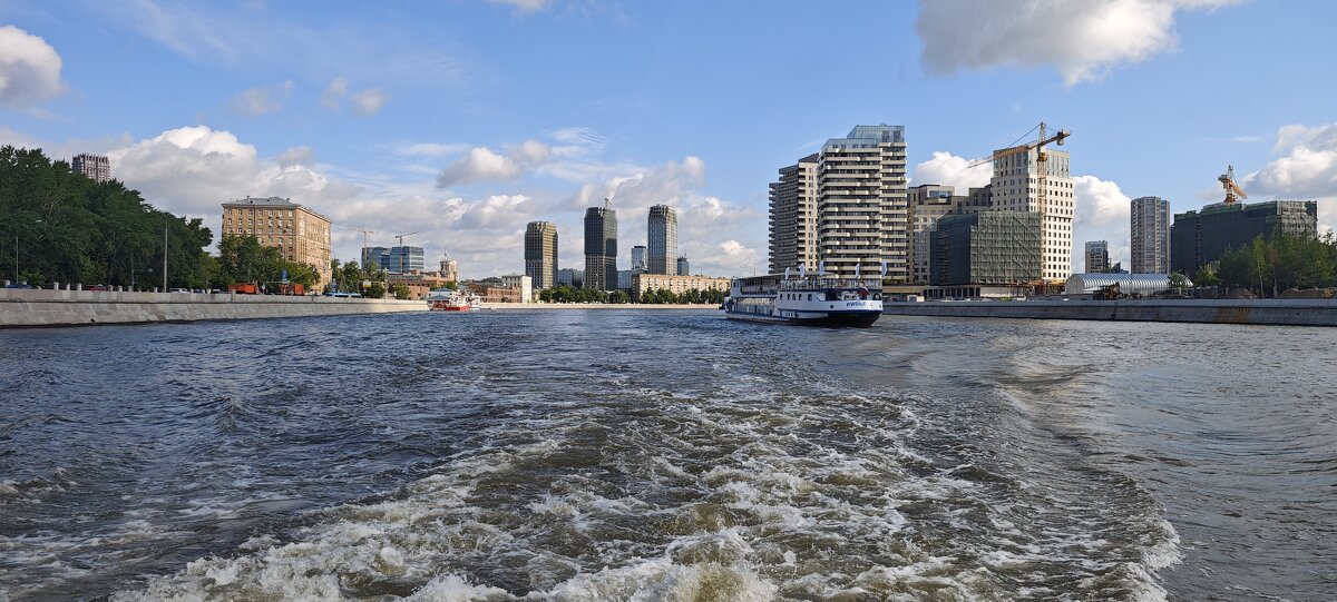 Прогулка по Москве-реке - <<< Наташа >>>