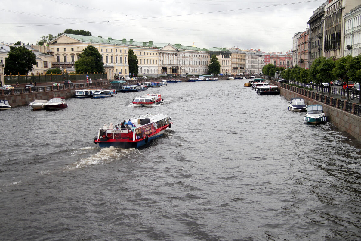 На набережной реки Фонтанки - Евгений Шафер