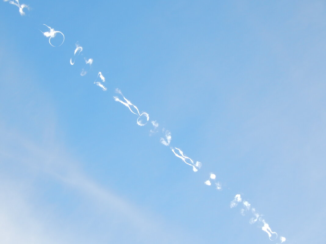 Инверсионный след от самолета - Сергей Швечков