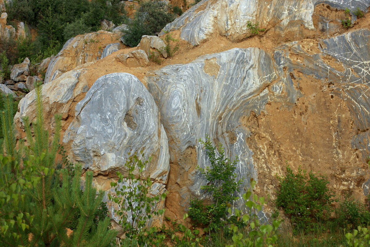 Каменные картины Золотого ущелья - Нэля Лысенко