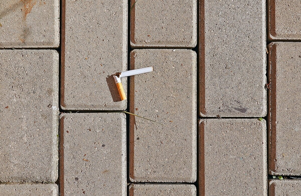 Кто-то бросил курить - Валерий Иванович