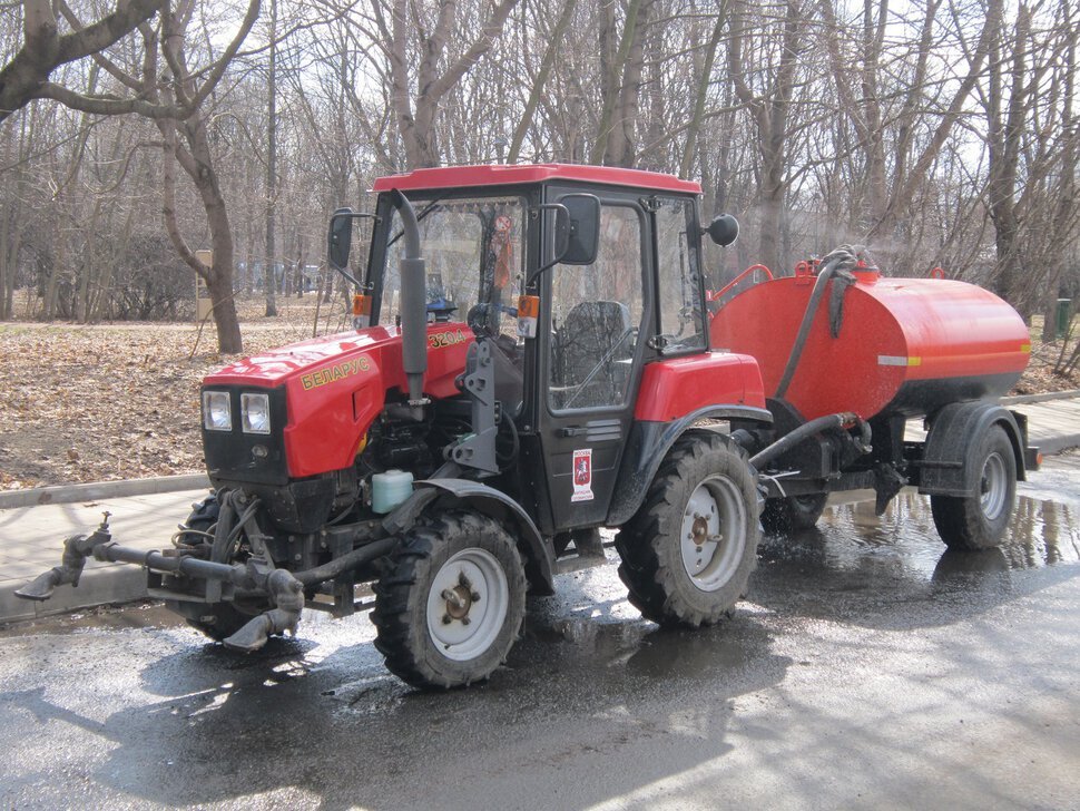 Трактор-поливалка - Дмитрий Никитин