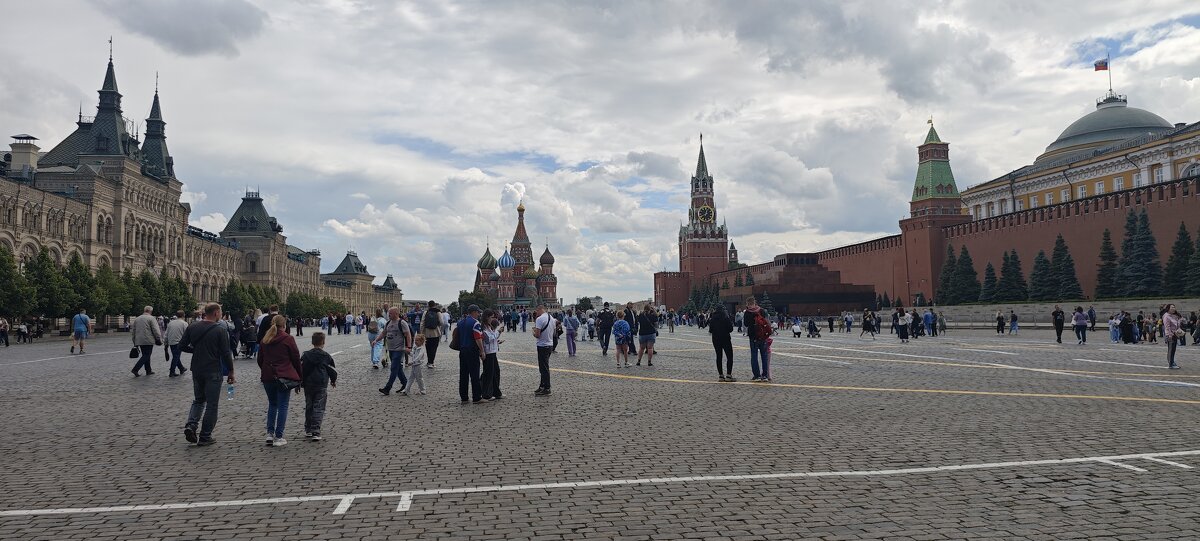 На Красной площади - <<< Наташа >>>