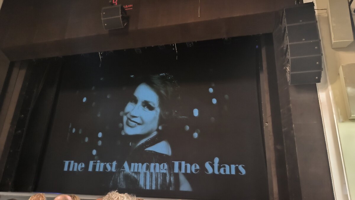 Сейчас начнется спектакль! - Ольга 