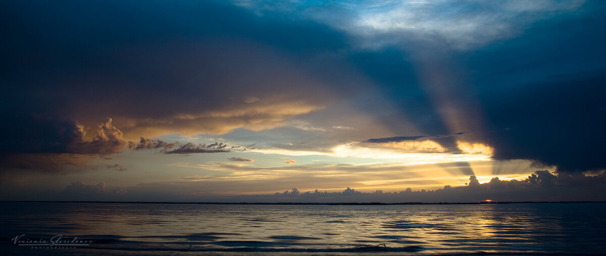 На закате - Вениамин Скородумов