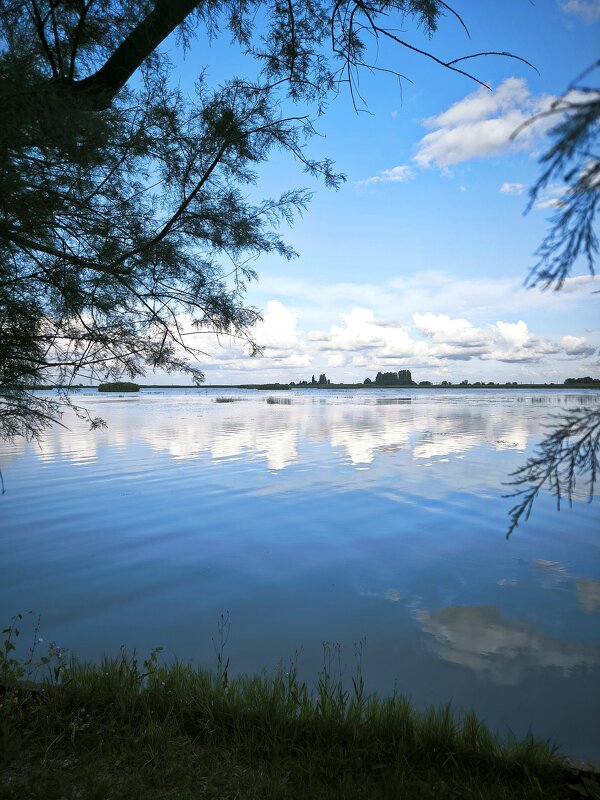 У воды - Oksana Verkhoglyad