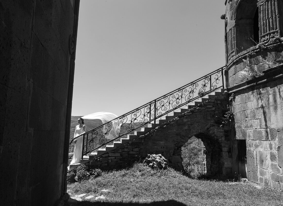 Lana - Батик Табуев