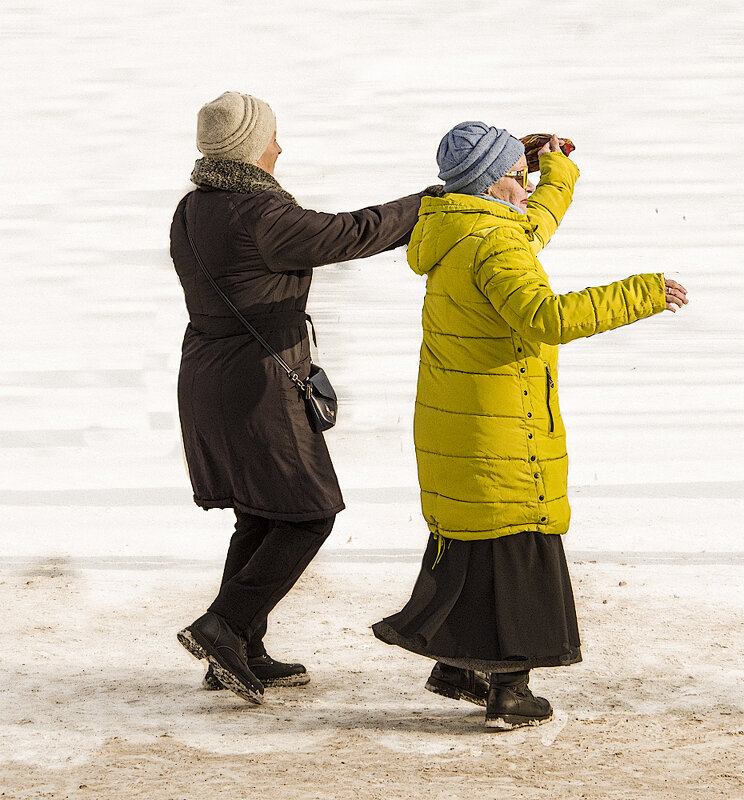 Девушки. - Александр 
