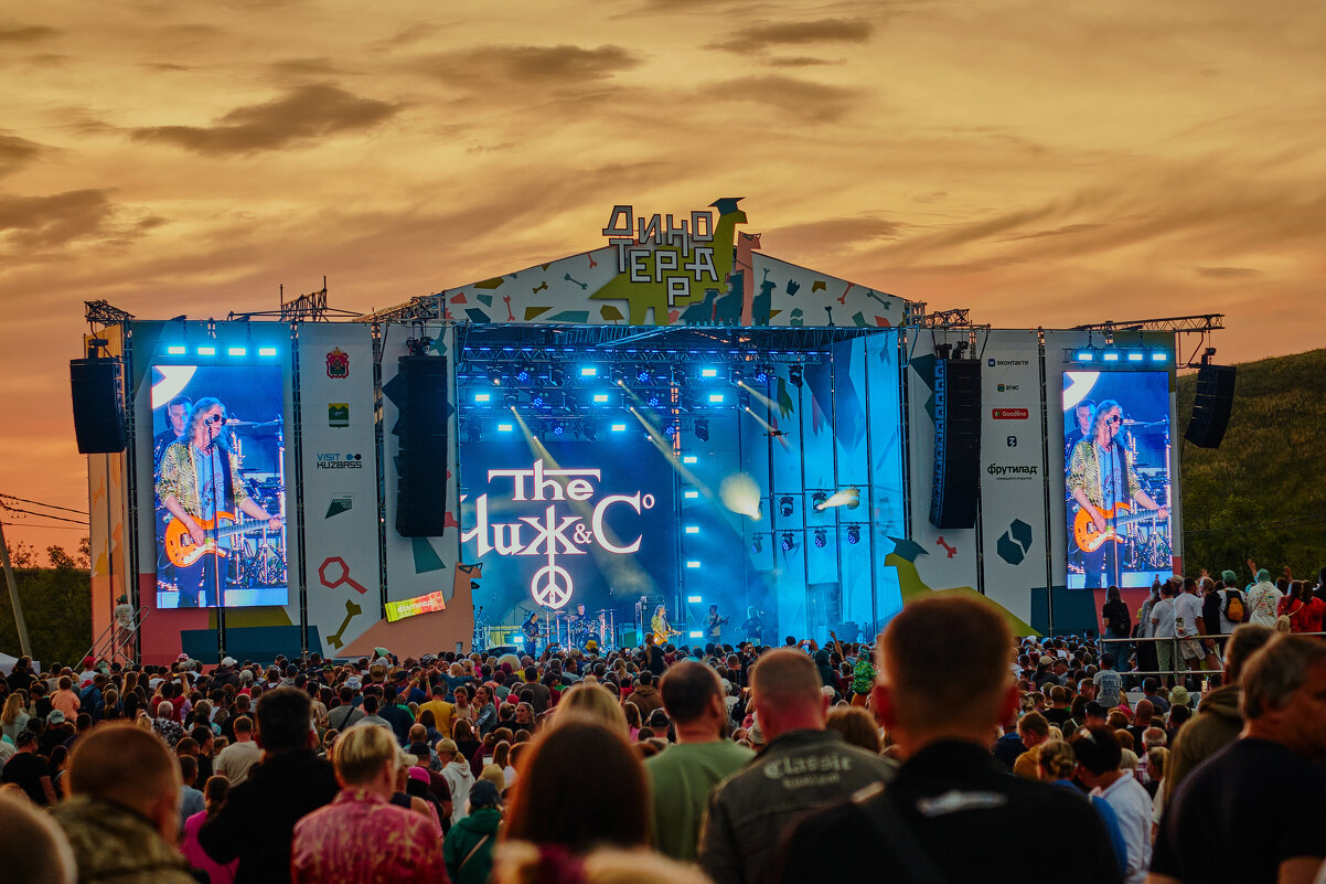 *** - Алексей Мезенцев