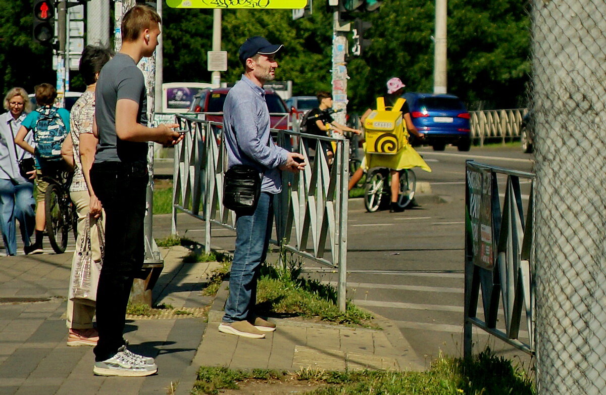 Городская суета... - Николай Саржанов