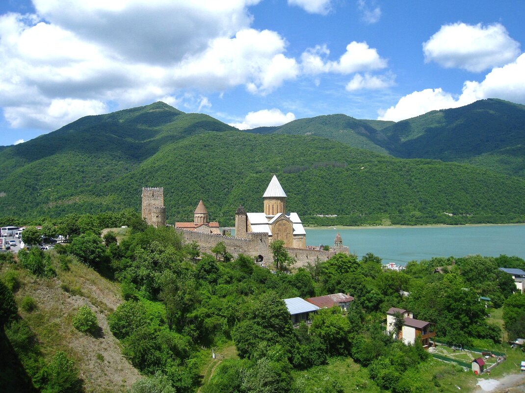 Крепость Ананури, Грузия. - unix (Илья Утропов)