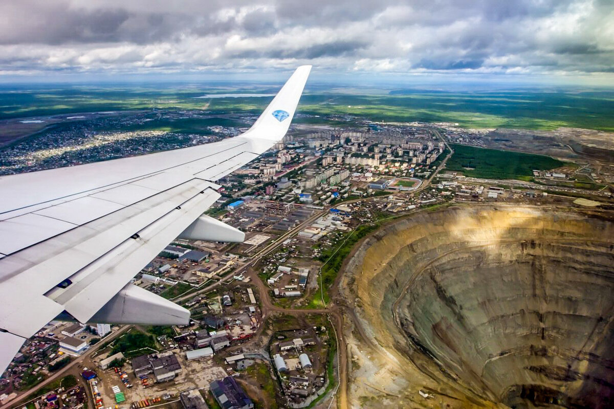 Под крылом ... - Виктор Фоменко Под крылом ... - Виктор Фоменко