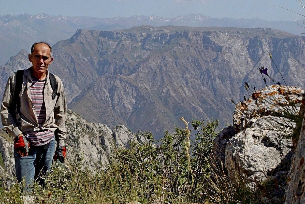 ПО ГОРАМ, друг на фоне. - Виктор Осипчук ПО ГОРАМ, друг на фоне. - Виктор Осипчук