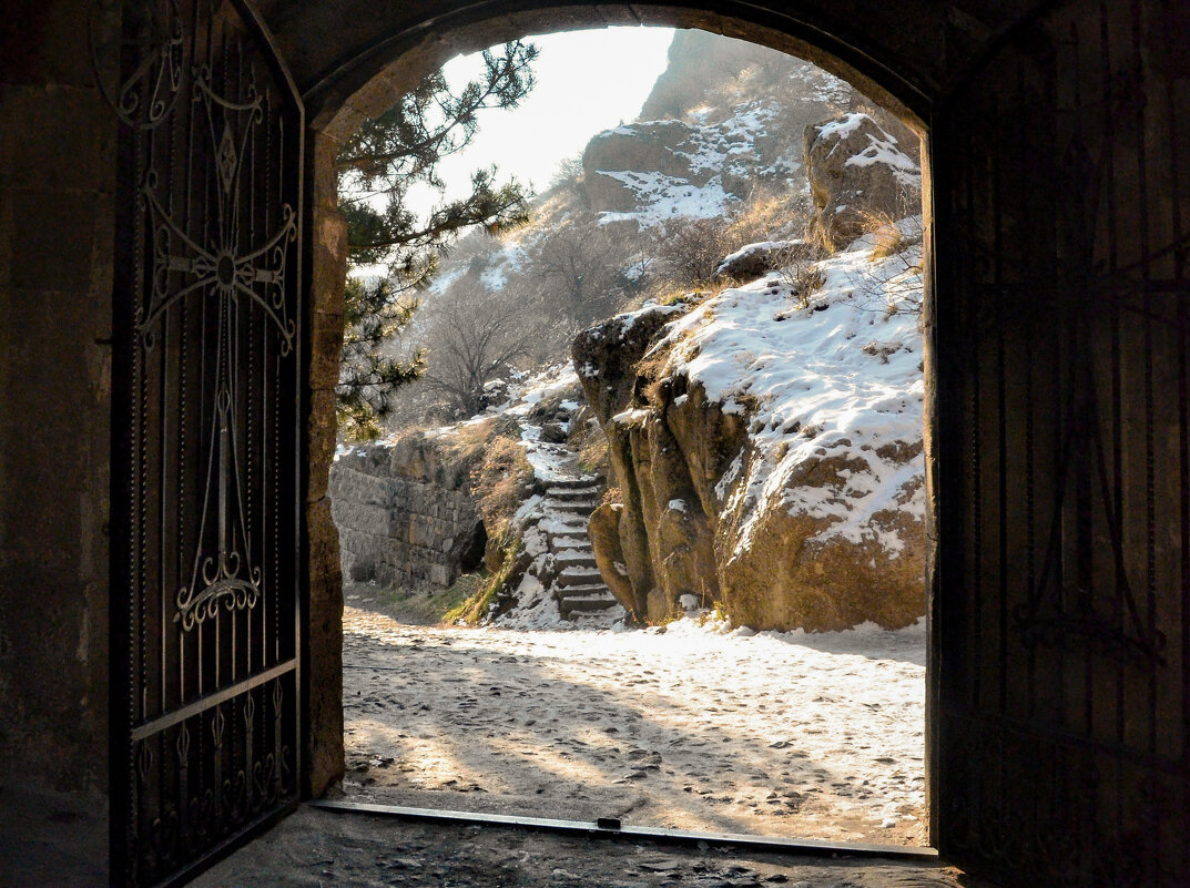 В монастыре Гегард. Армения - Oleg4618 Шутченко