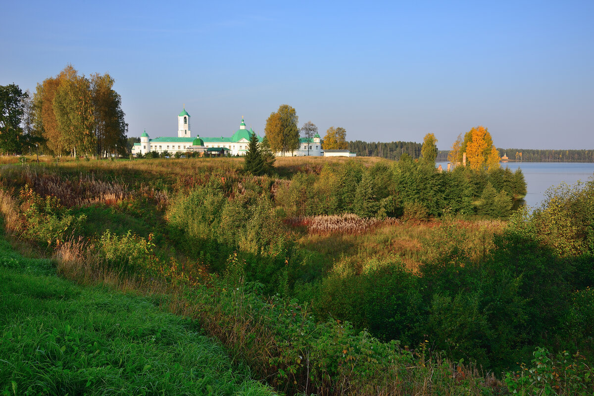 *** - Александр Хаецкий