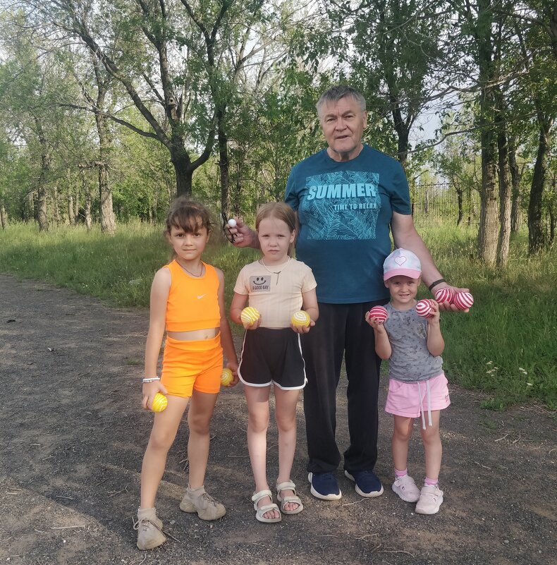 Игроки в игру петанк - Андрей Хлопонин