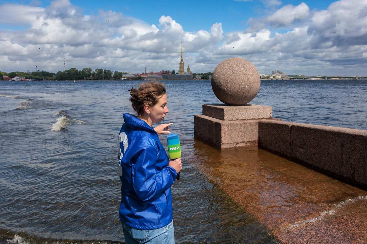 "Здесь ещё недавно гуляли..." - Валерий Паршин "Здесь ещё недавно гуляли..." - Валерий Паршин