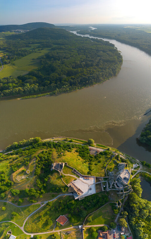 Замок Девин - Сергей Титов