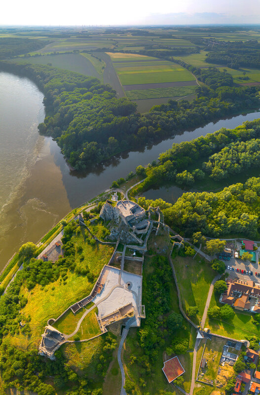 Замок Девин - Сергей Титов