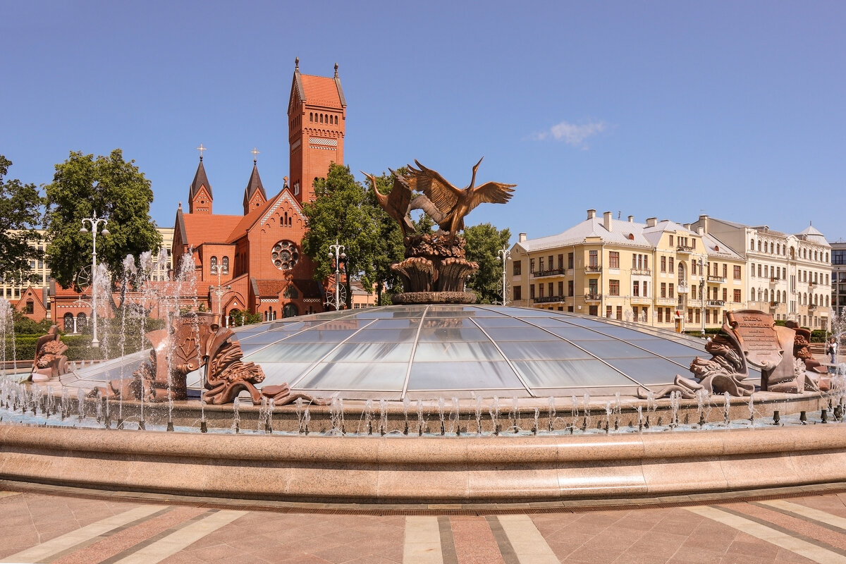 Площадь Независимости - skijumper Иванов