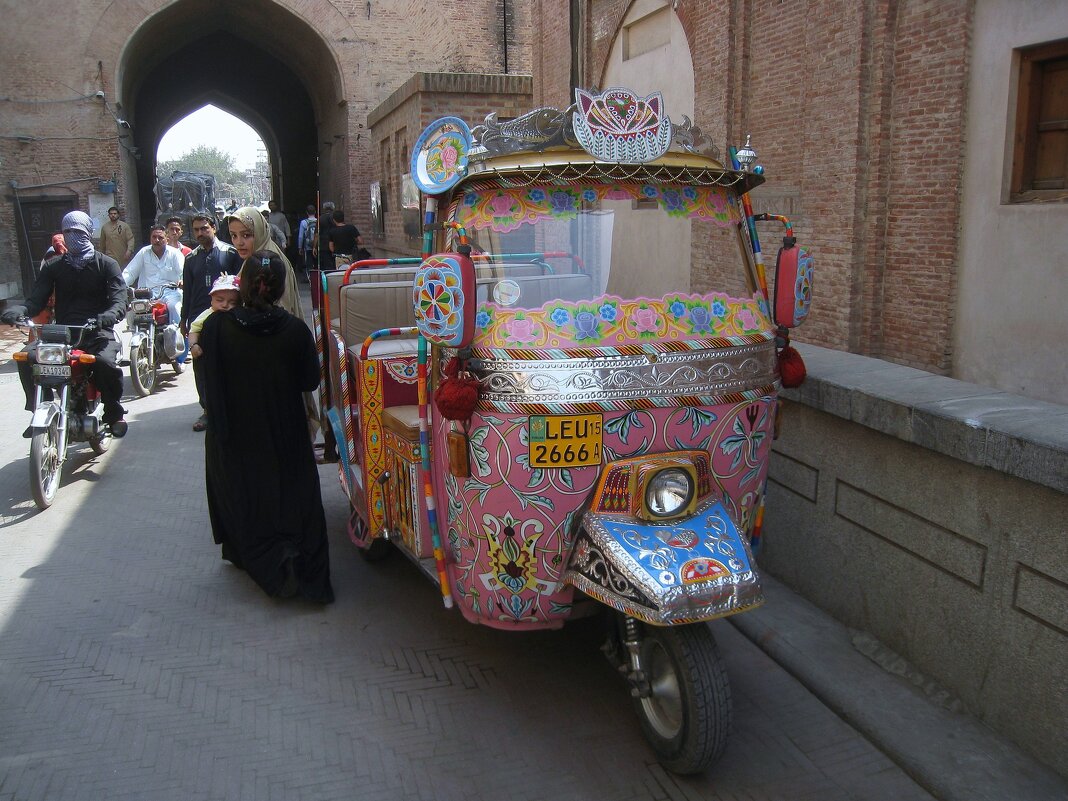 Пакистанский тук-тук. - unix (Илья Утропов)