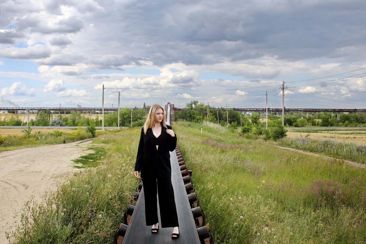 Я к тебе не подойду И ты ко мне... - Сергей 