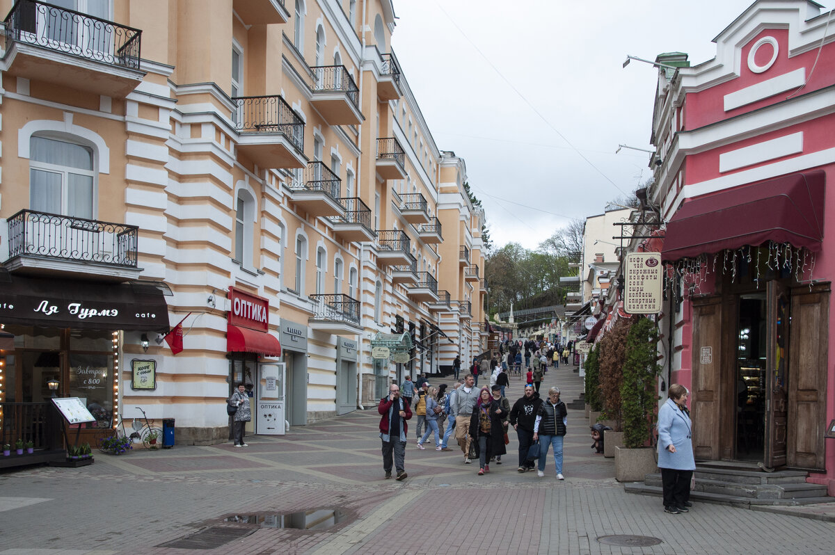 На улице Карла маркса - Gen 