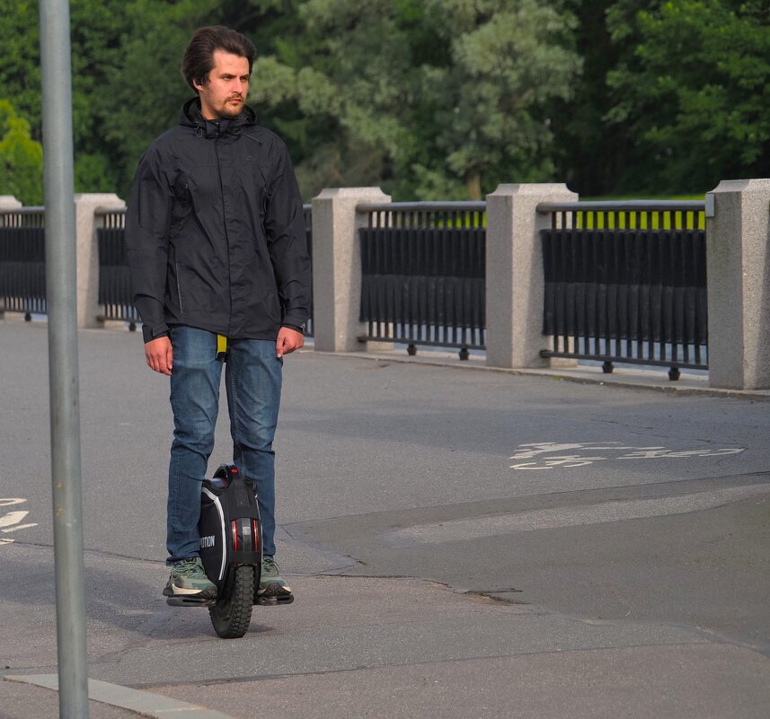 Прогулка на моноколесе - Магомед .