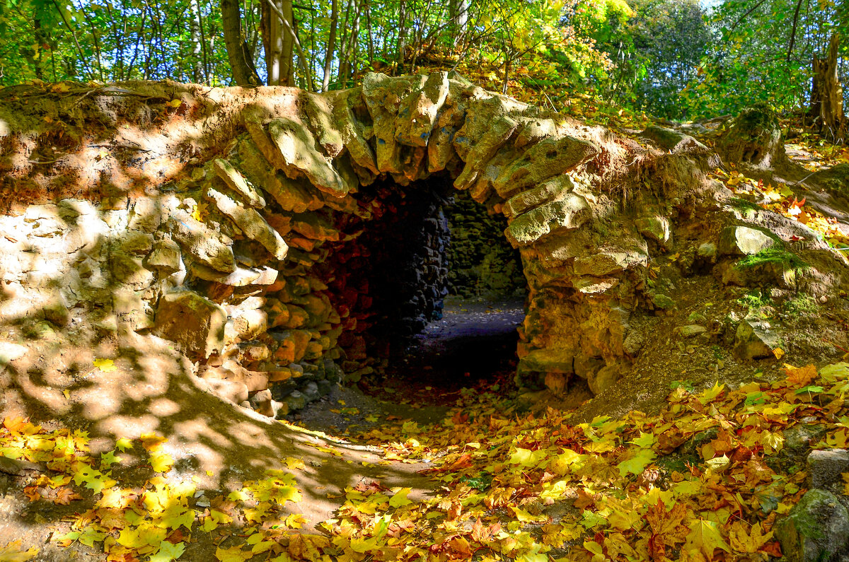 Грот в усадьбе «Горенки». - Oleg4618 Шутченко