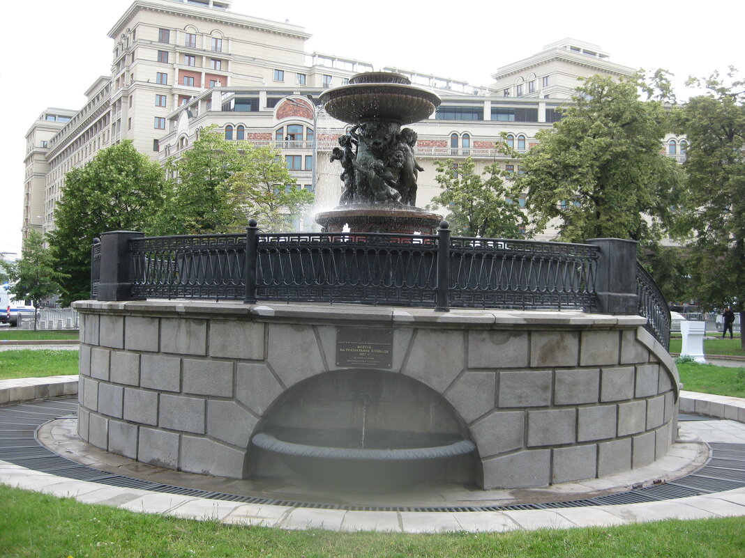 Фонтан на Театральной - Дмитрий Никитин Фонтан на Театральной - Дмитрий Никитин