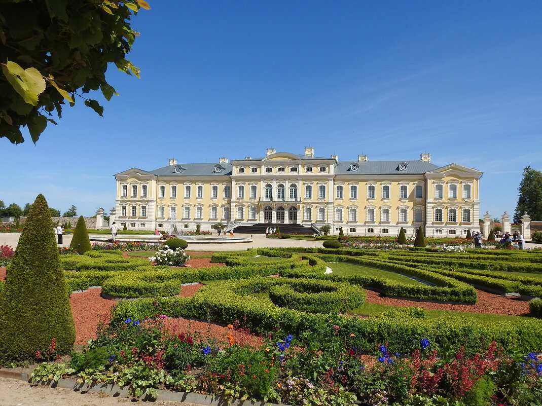 французский парк в Рундале - ИННА ПОРОХОВА