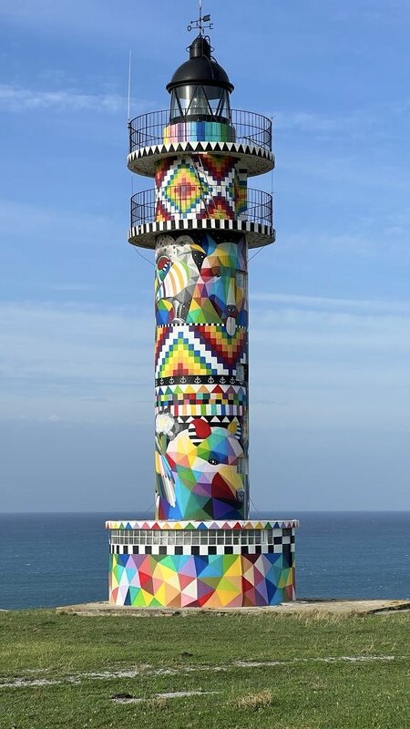 Маяк в Орео, Испания - А  И М