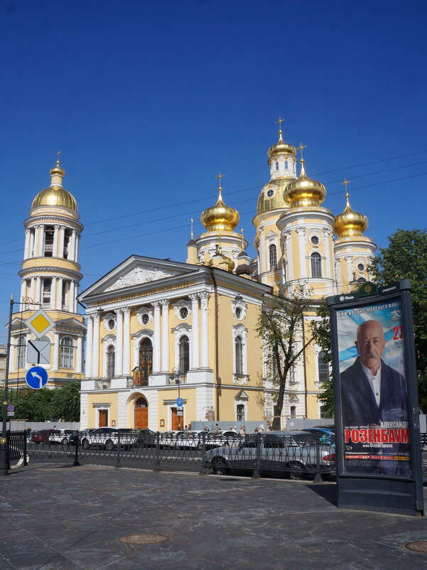"Налетела грусть, ну что ж, пойду пройдусь, ведь мне её делить не с кем..." - zavitok *