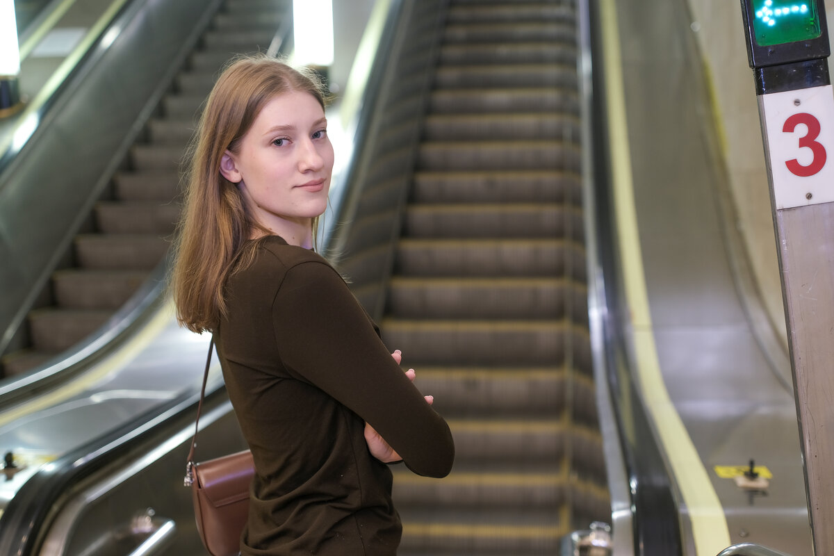 В метро - Dmitry i Mary S В метро - Dmitry i Mary S