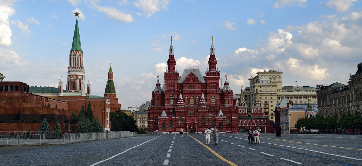 На Красной площади - <<< Наташа >>>