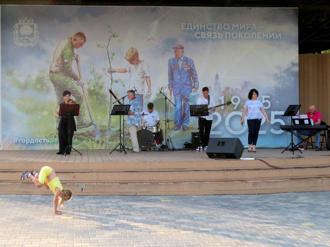 Ноги сами пускаются в пляс. - Егор Бабанов