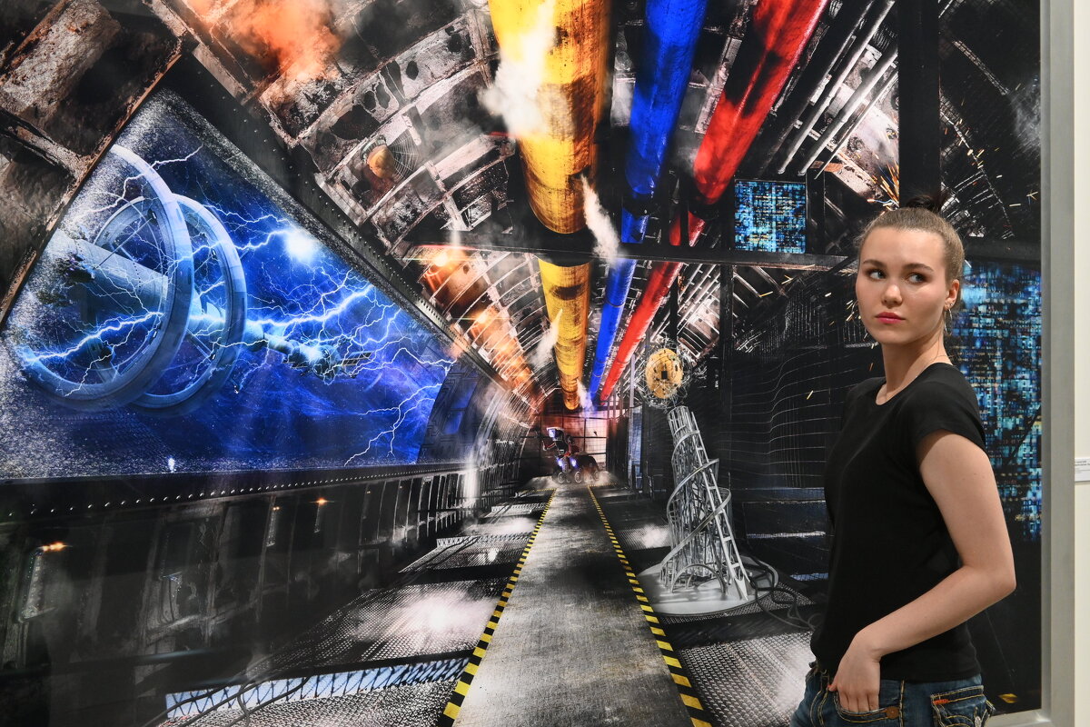 На фотовыставке. - Харис Шахмаметьев На фотовыставке. - Харис Шахмаметьев